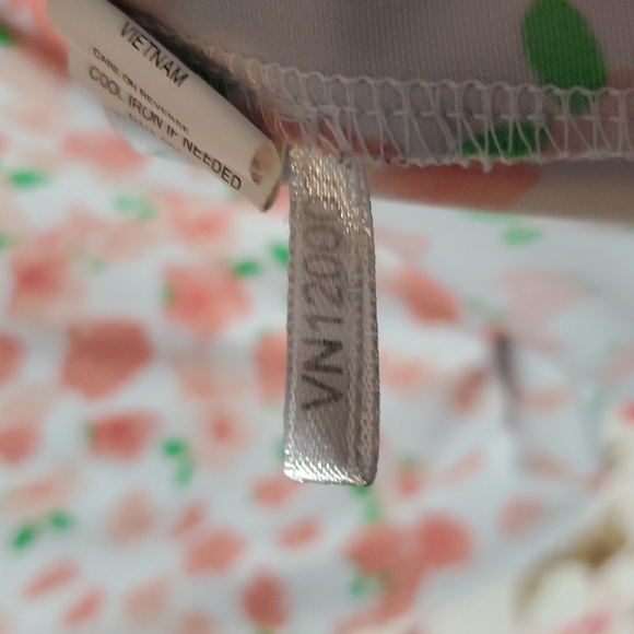 New York & Company Black and Pink Floral Blouse - Picture 4 of 7